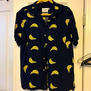 Men’s banana button down